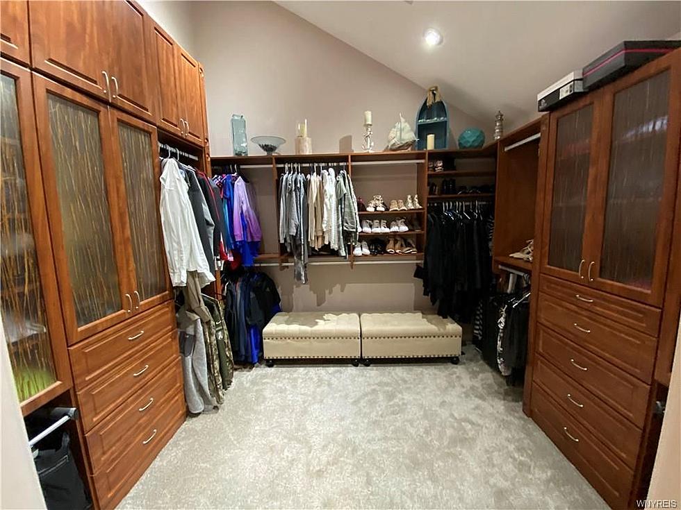 Walk-in Closet