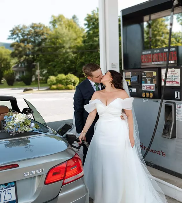 Sweet Wedding Photo Taken at Upstate Stewart's Goes Viral!