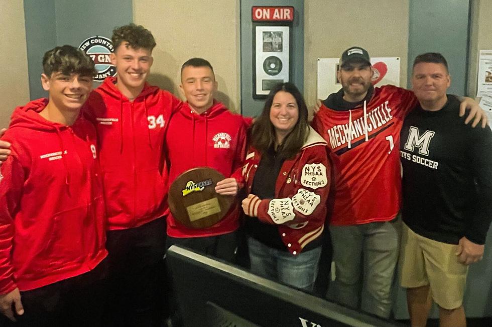 [WATCH] Brian & Chrissy Prepare Mechanicville Boys Soccer Team For State Tourney