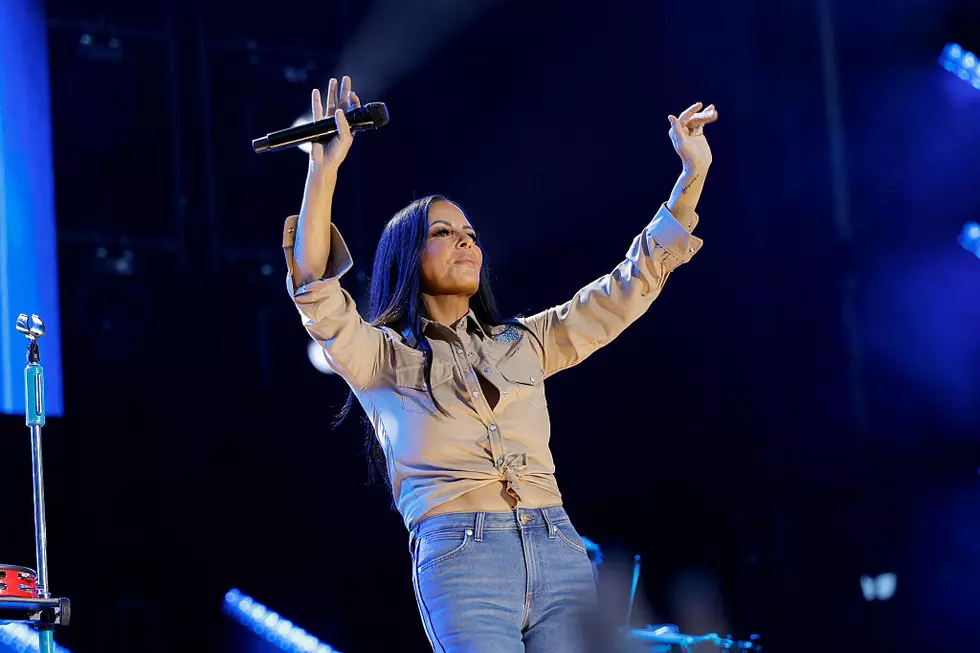 Sara Evans To Bring ‘Holiday Road’ Tour To Albany