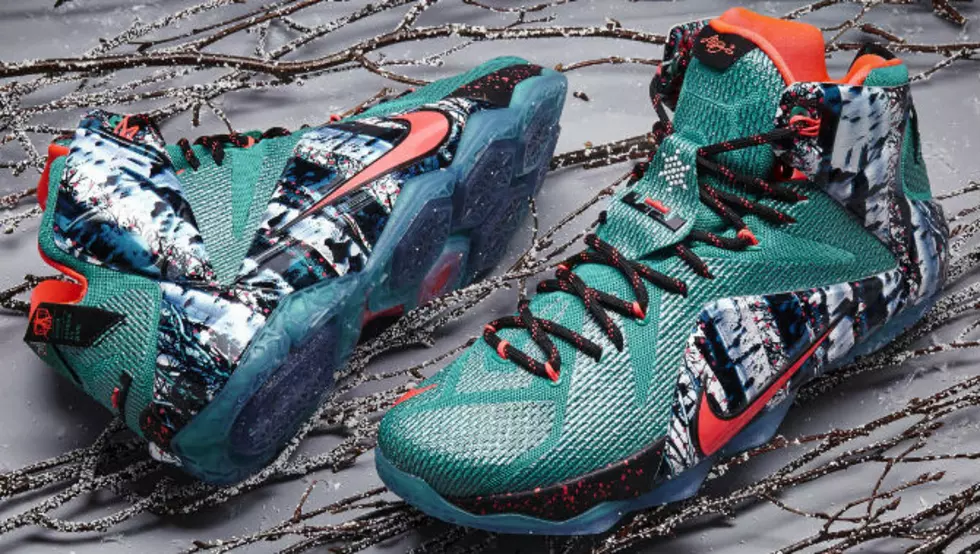 Nike Unveils LeBron 12 “Christmas”