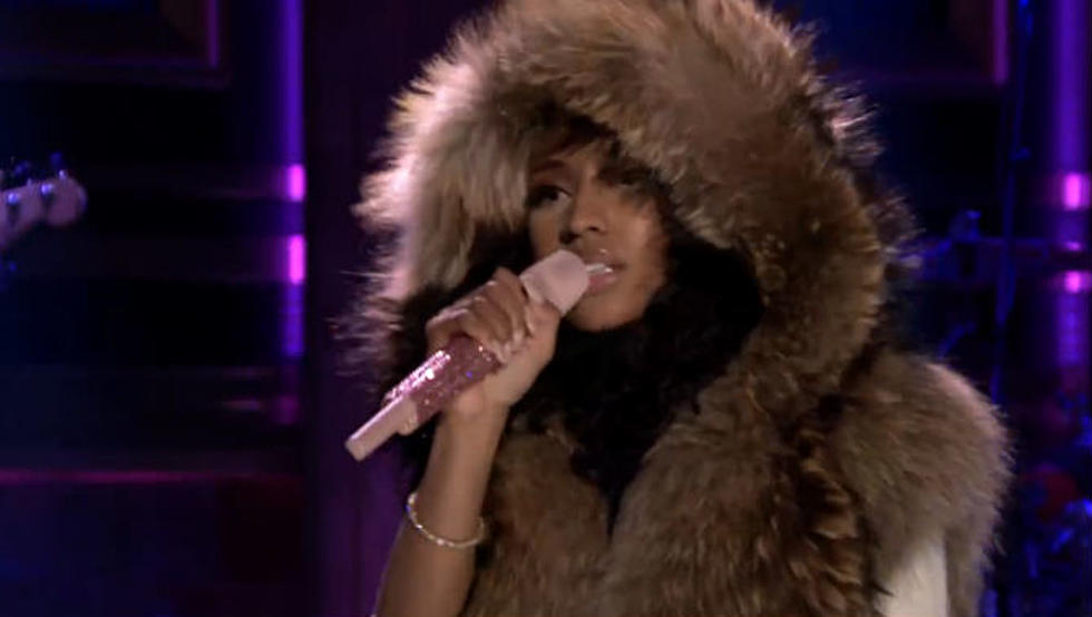 Nicki Minaj Performs “Bed Of Lies” On ‘The Tonight Show’