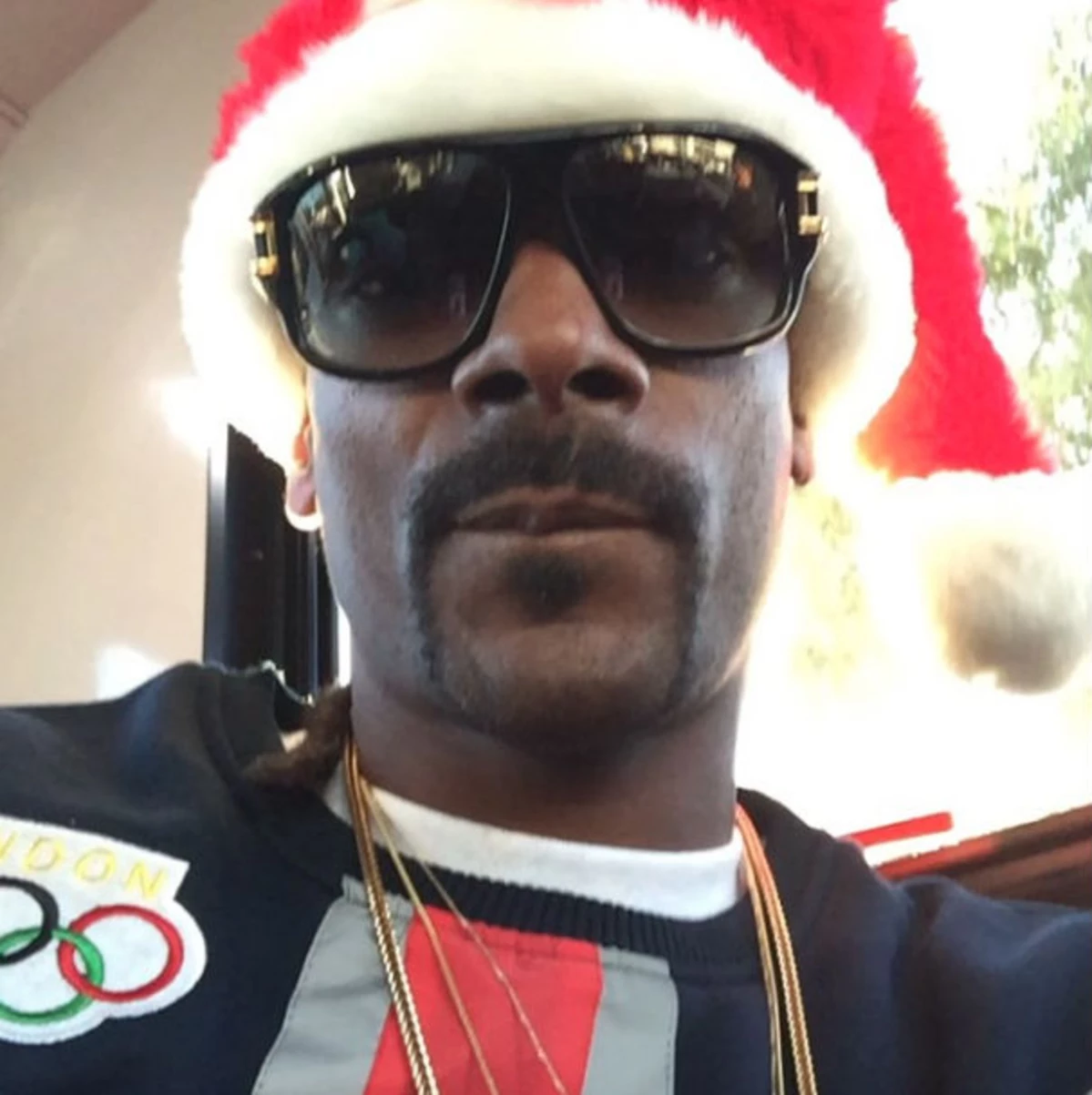 Snoop Dogg Plays Reddit Secret Santa Gives A Lucky User Gifts Xxl