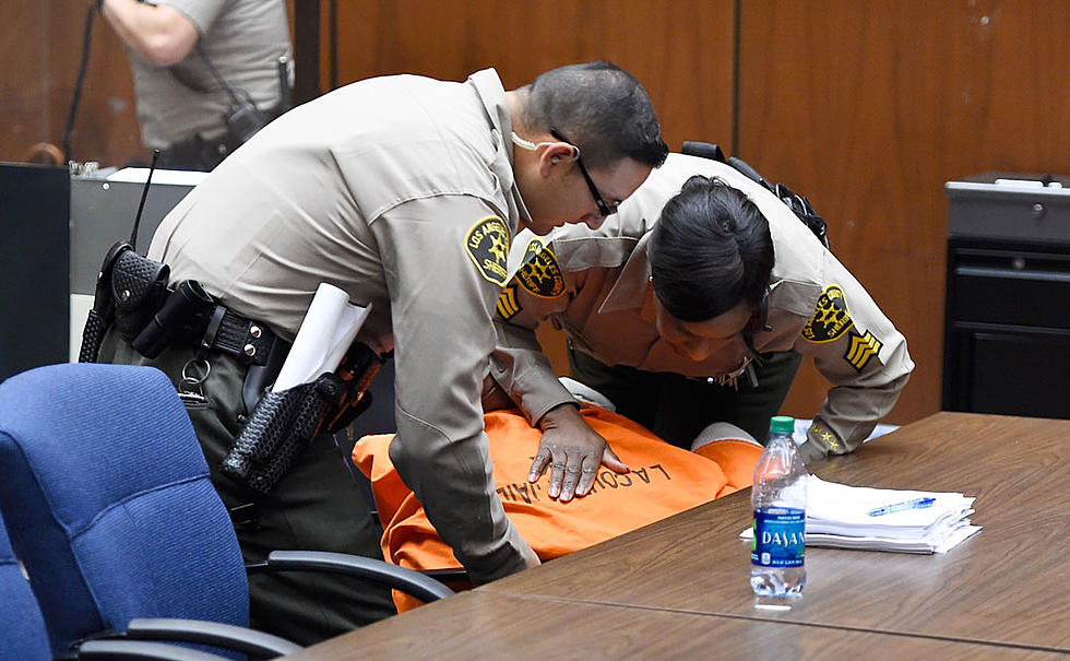 Suge Knight Collapses in Court After His Bail Is Set at $25 Million