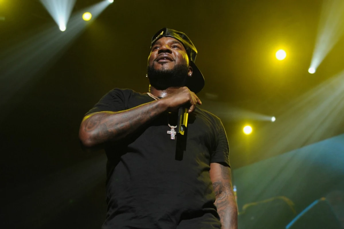 Jeezy Loses His Teeth During Performance - XXL