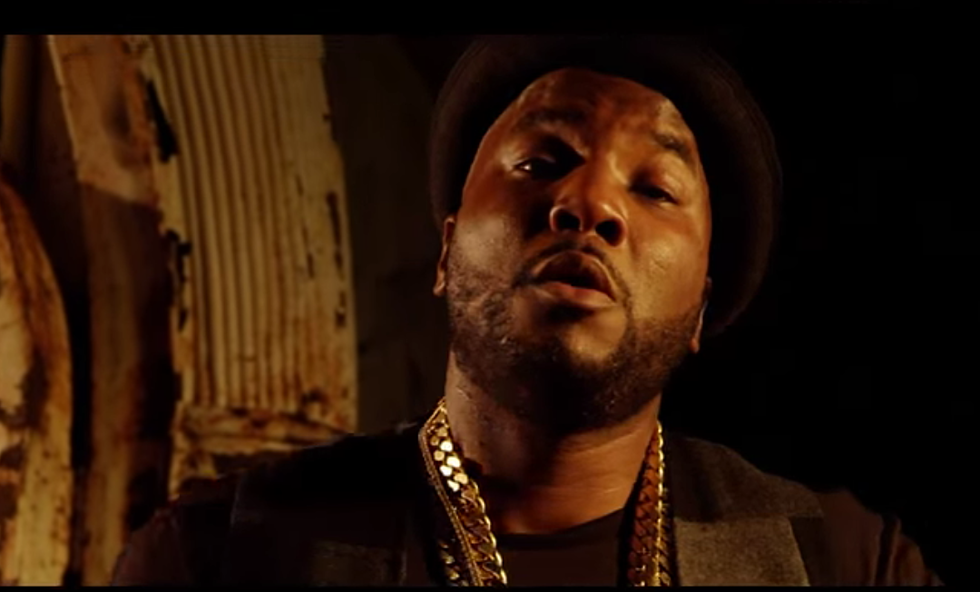 Jeezy Toasts to the Good Life in “Talking” Video