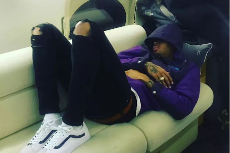 Chris Brown Denies Getting Kicked off Plane for Smoking Weed