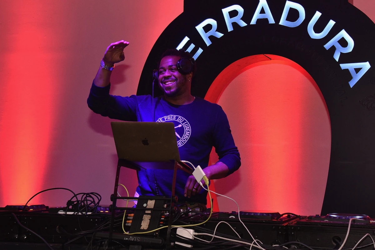 Just Blaze Films Himself Getting Pulled Over by Police - XXL