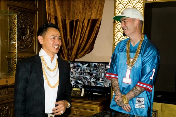 Paul Wall and TV Johnny Open World's Largest Custom Grills Jewelry ...