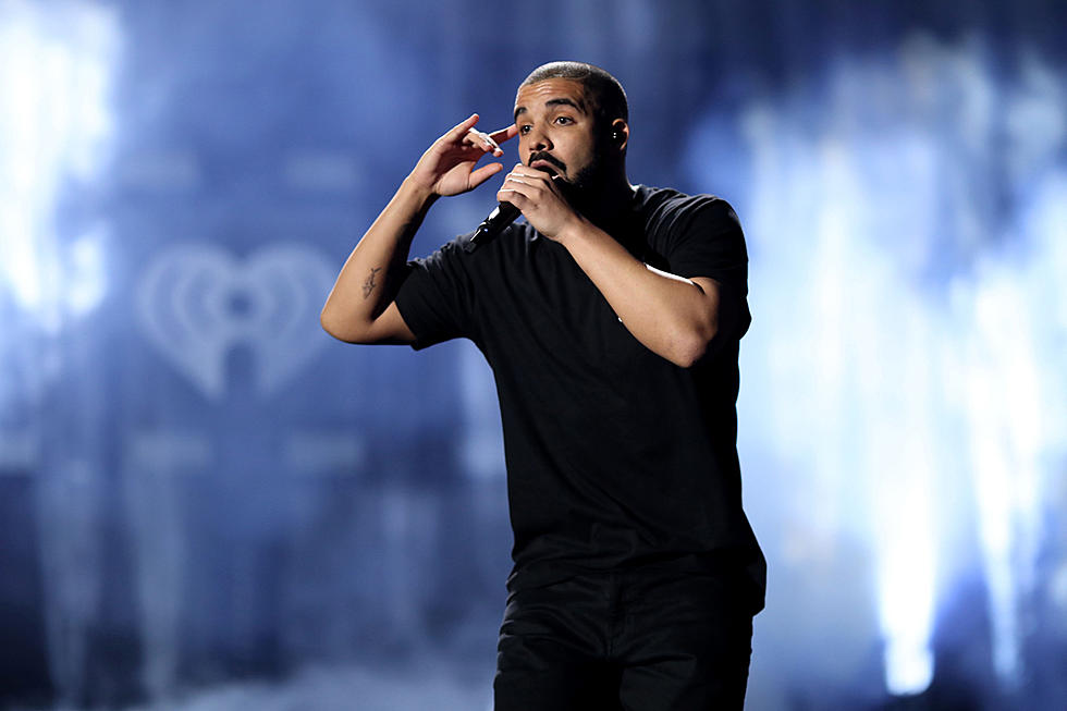 Drake Nominated for 13 2016 American Music Awards, Breaking Michael Jackson’s Record