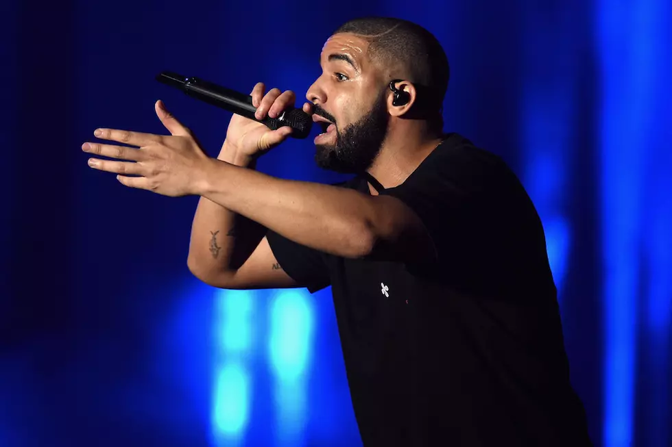 Drake Gets $25,000 Fur Coat From the Toronto Raptors