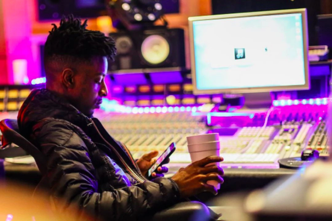 Download 21 Savage in the studio