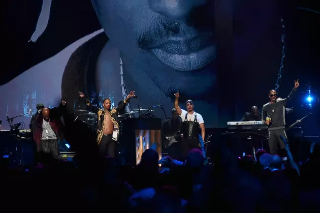 Snoop Dogg, YG, T.I. and Treach Perform Tribute to 2Pac at 2017 Rock and Roll Hall of Fame Induction Ceremony