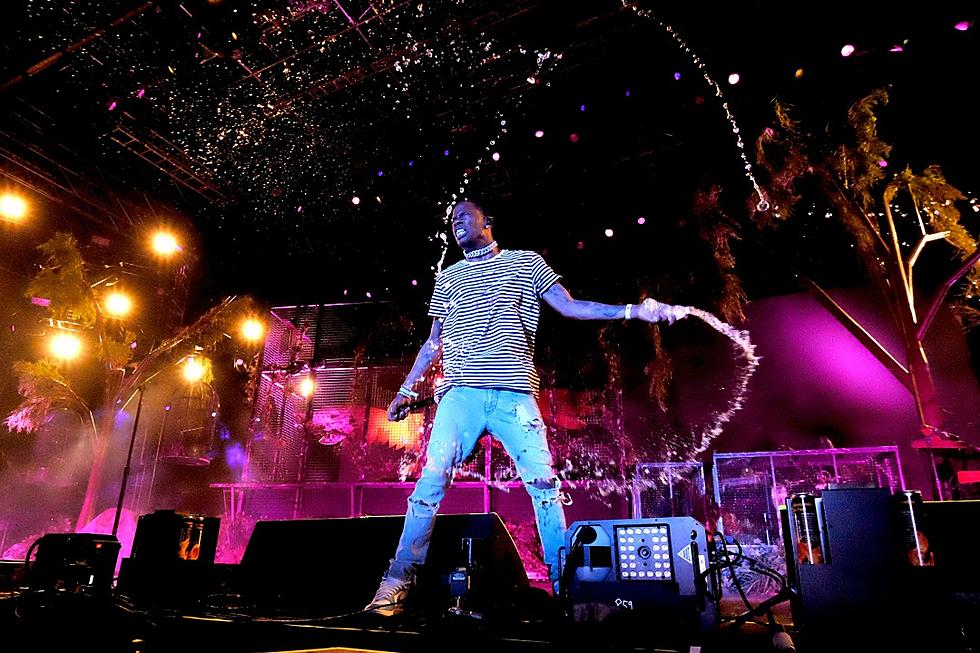 Travis Scott Performs 'Antidote,' 'Skyfall' and More at 2017 Coachella