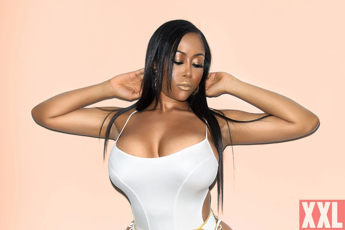 Moriah Mills Embraces Her Head Turning Curves Xxl 
