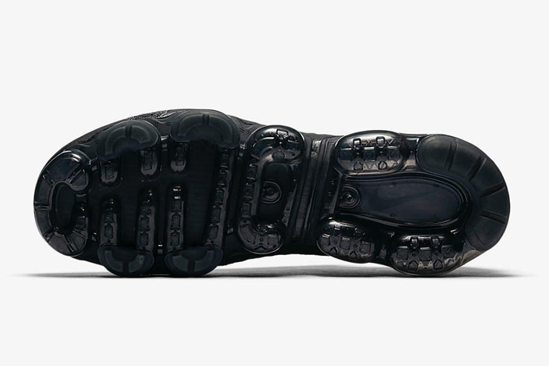 Nike to Release Triple Black Version of Air VaporMax Sneaker - XXL