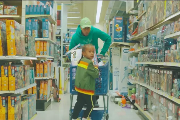 Tyga Flexes With His Son King Cairo in &#8216;Flossin&#8217; Video