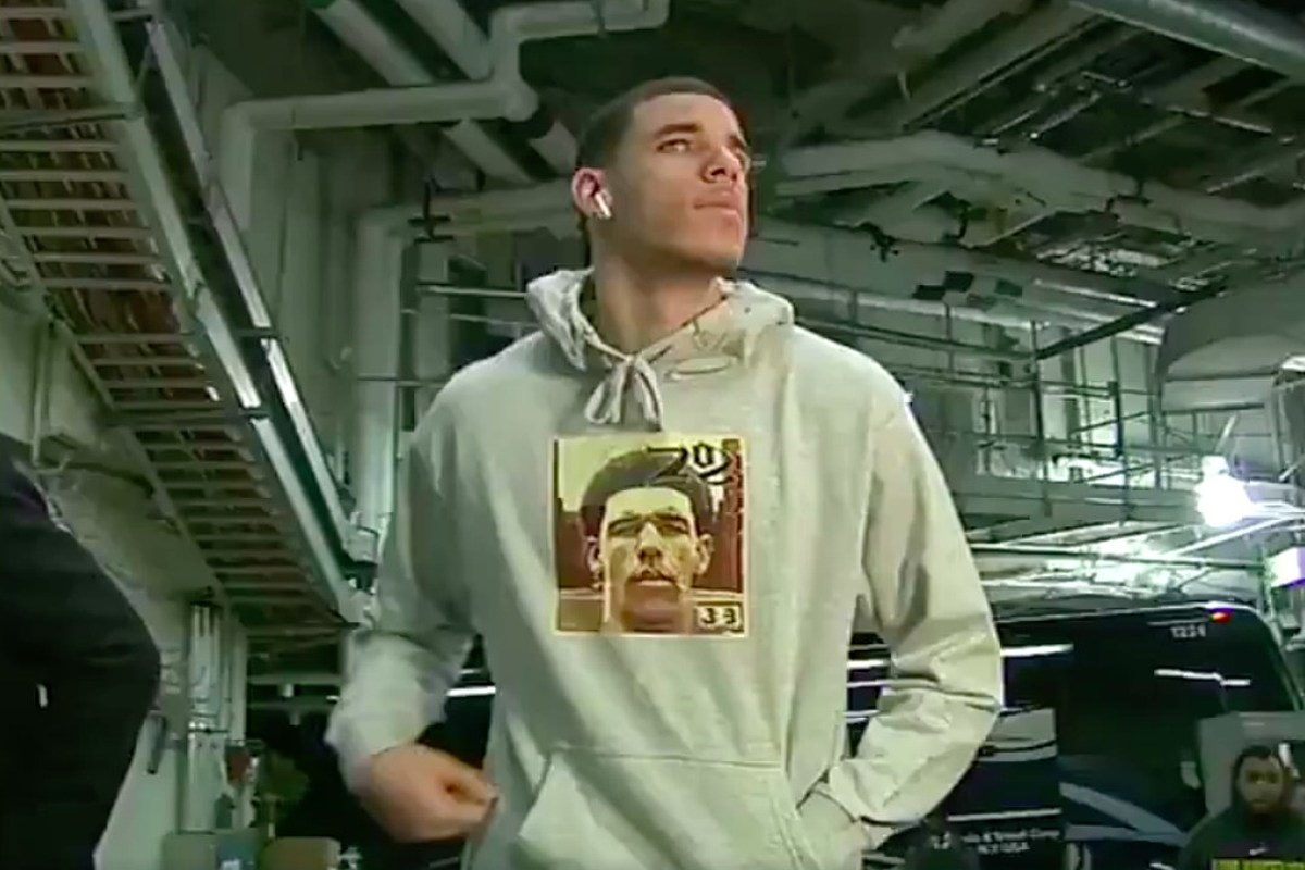 Lonzo Ball Wears a Hoodie With His Face Nas' Cover XXL
