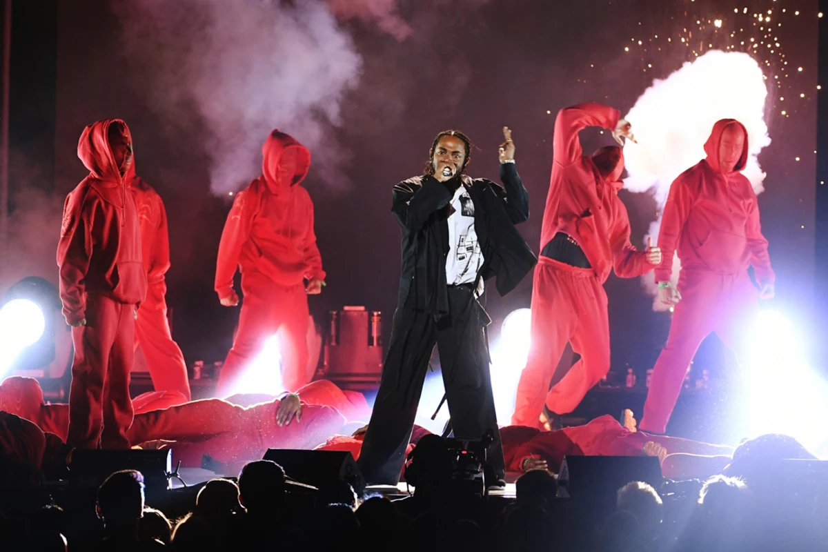 Kendrick Lamar Performs ''XXX.,'' ''DNA.'' at 2018 Grammy Awards - XXL