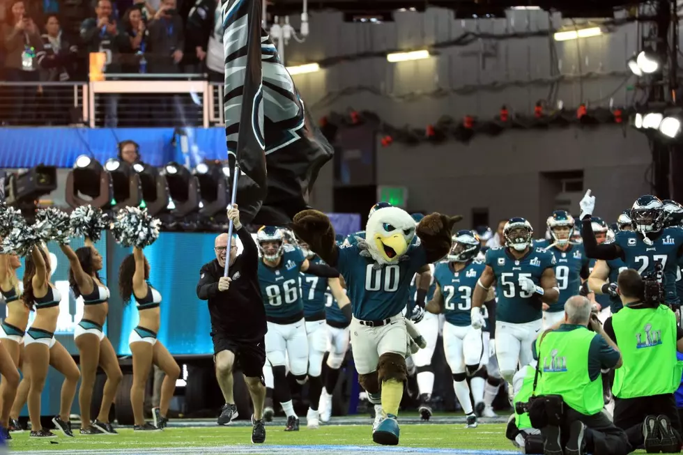 Philadelphia Eagles Run Out to Meek Mill Song at 2018 Super Bowl