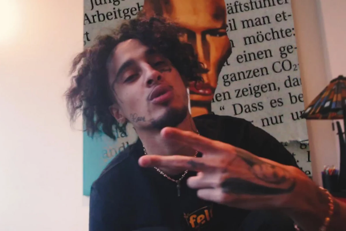 Wifisfuneral Tributes Texas Classic in Lighters'' Video -