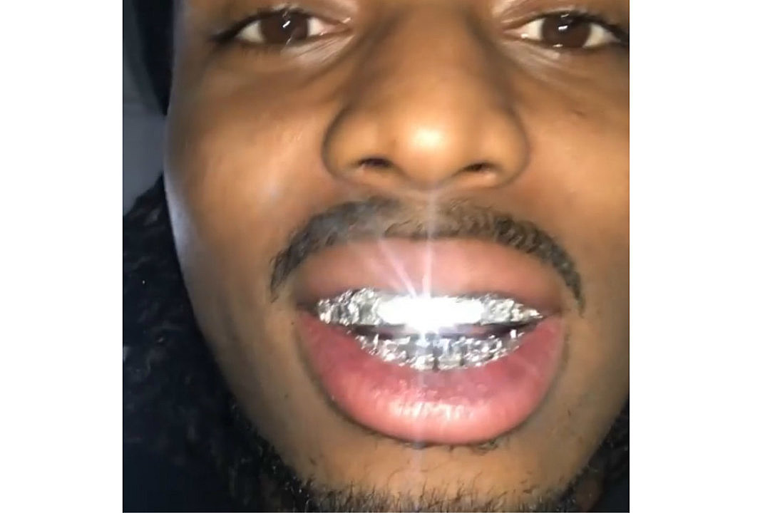 Quavo Shows Off New Icy $250,000 Grill - XXL