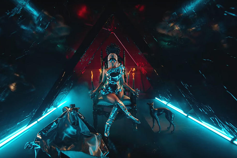 Nicki Minaj &#8220;Hard White&#8221; Video: Watch Rapper Take Her Futuristic Throne