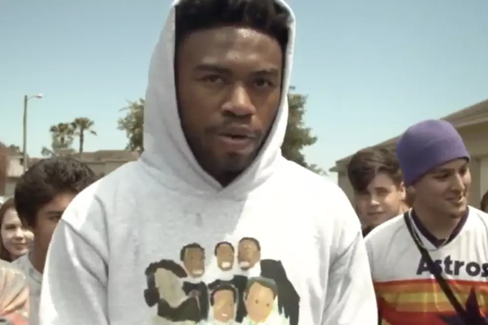 Kevin Abstract Is Walking on Treadmill in Front of His Childhood Home for 10 Hours