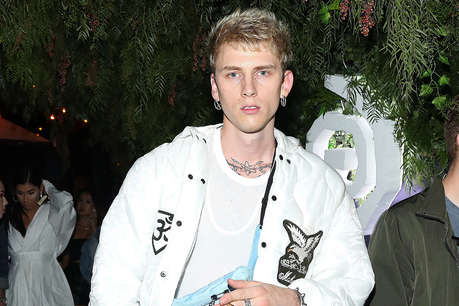 https://townsquare.media/site/812/files/2019/06/machine-gun-kelly-2012-xxl-freshman-2.jpg