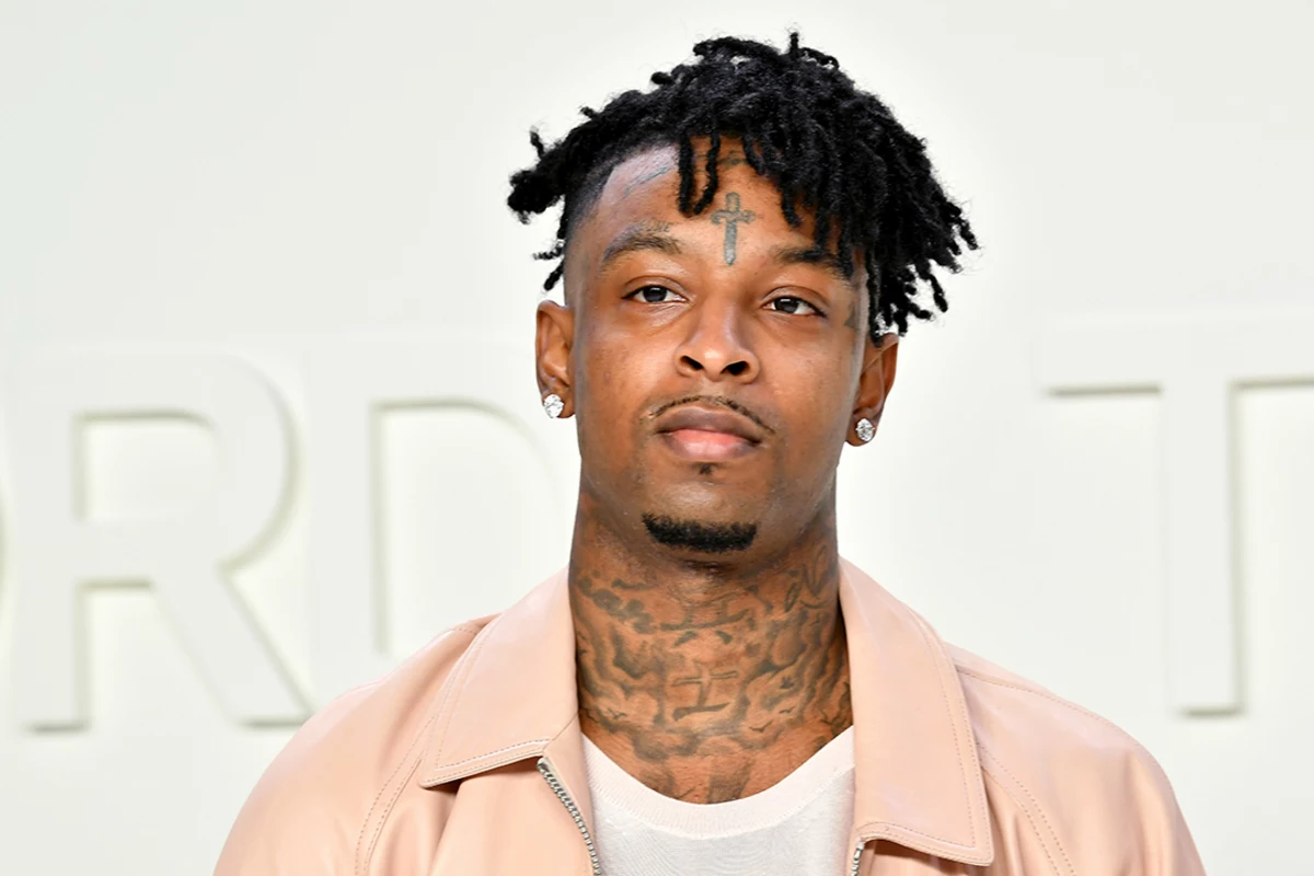 21 Savage Debuts New Blue Hair at 2021 MTV VMAs - wide 7