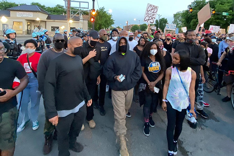 Kanye West Protests in Hometown of Chicago