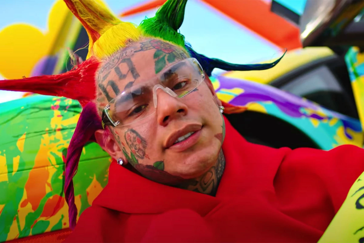 Brooklyn Rapper 6ix9ine Arrested On Racketeering Charges 