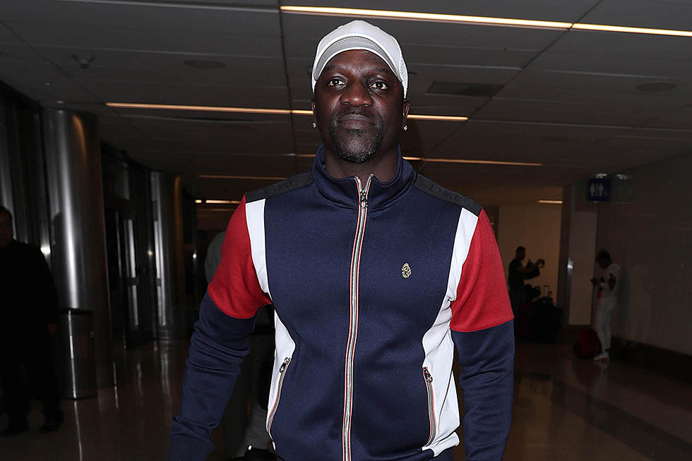 Akon’s Car Stolen While He Was Pumping Gas Into It