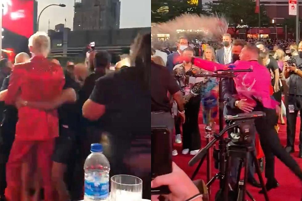 Machine Gun Kelly and Conor McGregor Get Into Scuffle at MTV VMAs