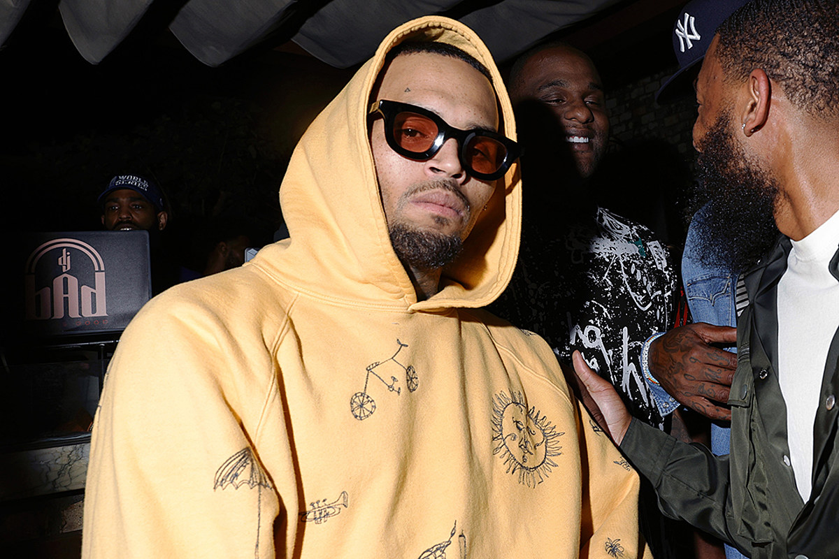 Chris Brown Denies Rape Claims, Accuser Text Messages Surface - XXL