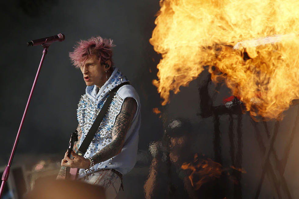 Machine Gun Kelly Announces Headlining Mainstream Sellout Tour