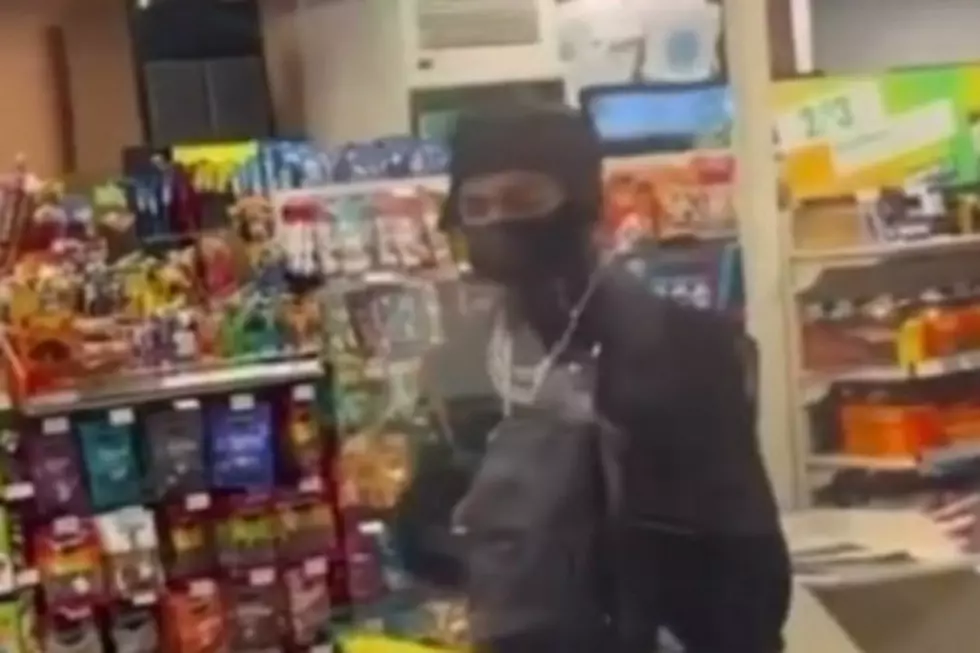 6ix9ine Resurfaces at Gas Station With No Security, Tells Workers He’s Lil Pump – Watch