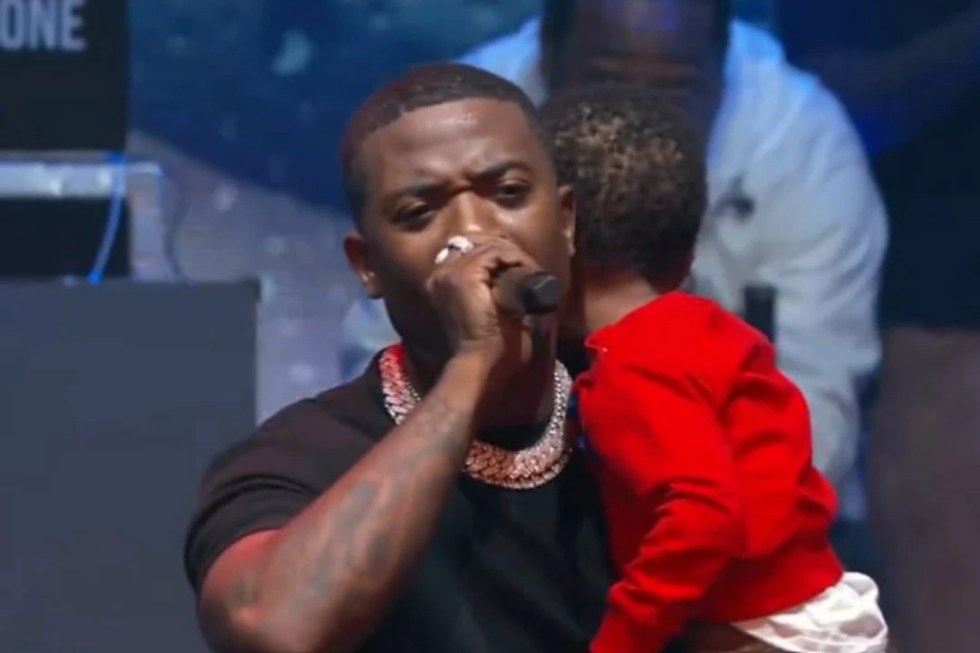 Ray J Struggles to Hit Notes on His Own Song During Verzuz