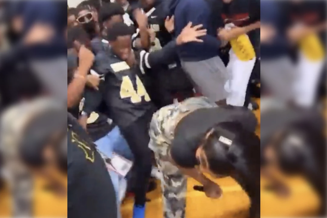 Erica Banks Gets Backlash for Twerking at High School Performance picture