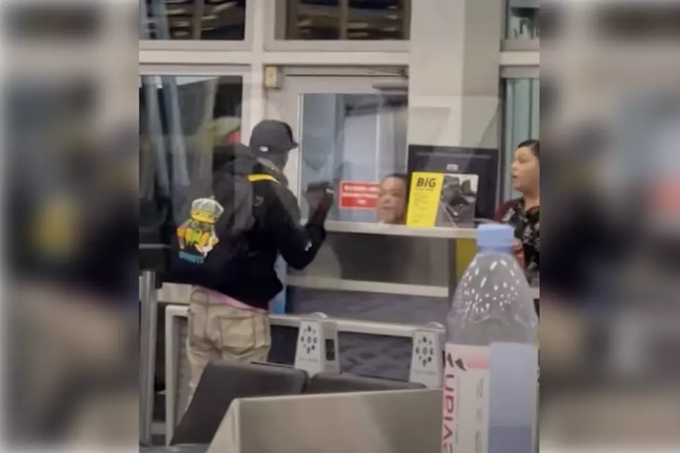 Flavor Flav Goes Off at Spirit Airlines Employee After Missing Flight – Watch