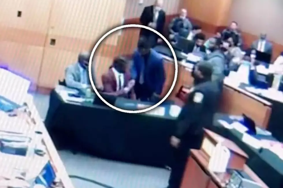 Video Shows Young Thug Allegedly Being Handed Drug in Court
