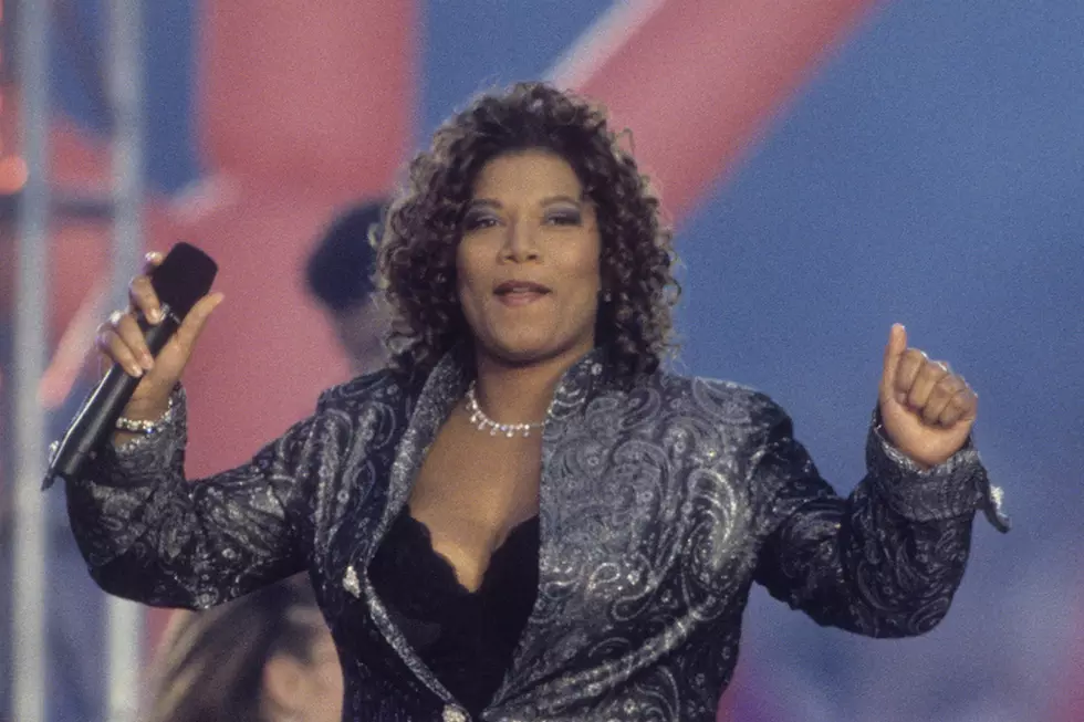 Queen Latifah Performs at 1998 Super Bowl - Today in Hip-Hop