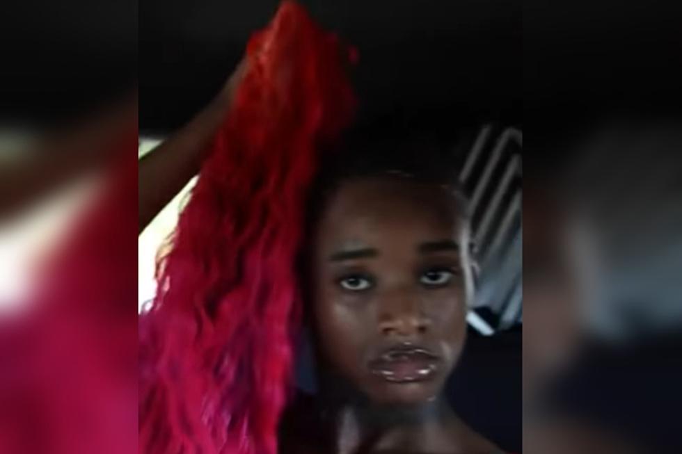 Sexyy Red Pulls Off Wig After Performance, Claims She&#8217;s Selling It on eBay