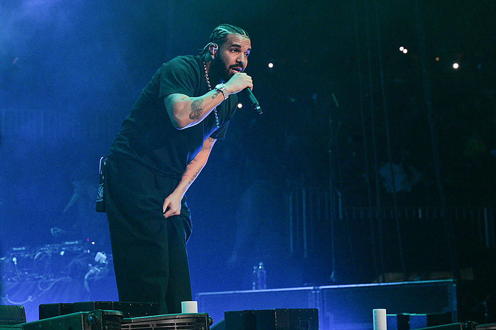 Drake Expresses Disappointment When Fans Don&#8217;t Throw Bras on Stage at Show