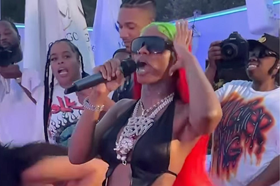 Sexyy Red Snaps at DJ for Stopping Her Music During Performance, DJ Responds – Watch