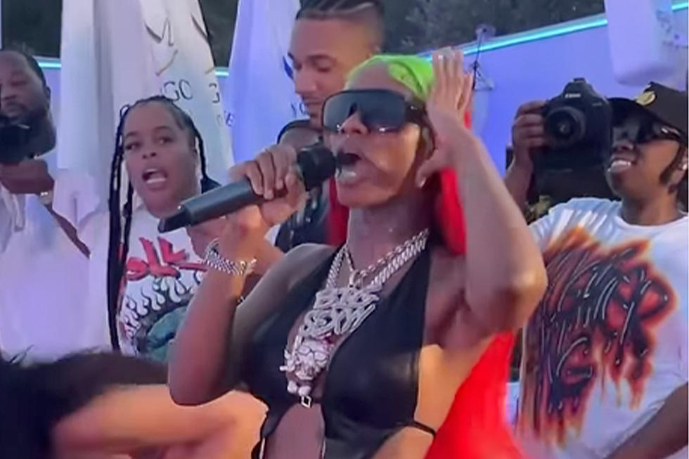 Sexyy Red Snaps at DJ for Stopping Her Music During Performance, DJ Responds &#8211; Watch