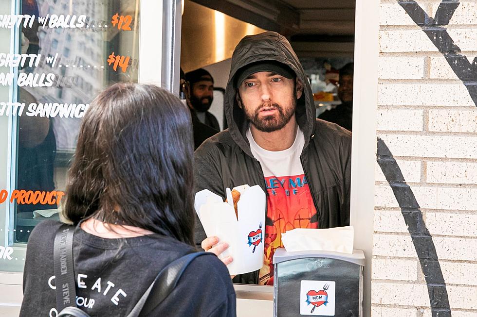 Eminem Selling Mom’s Spaghetti Sauce in the Jar