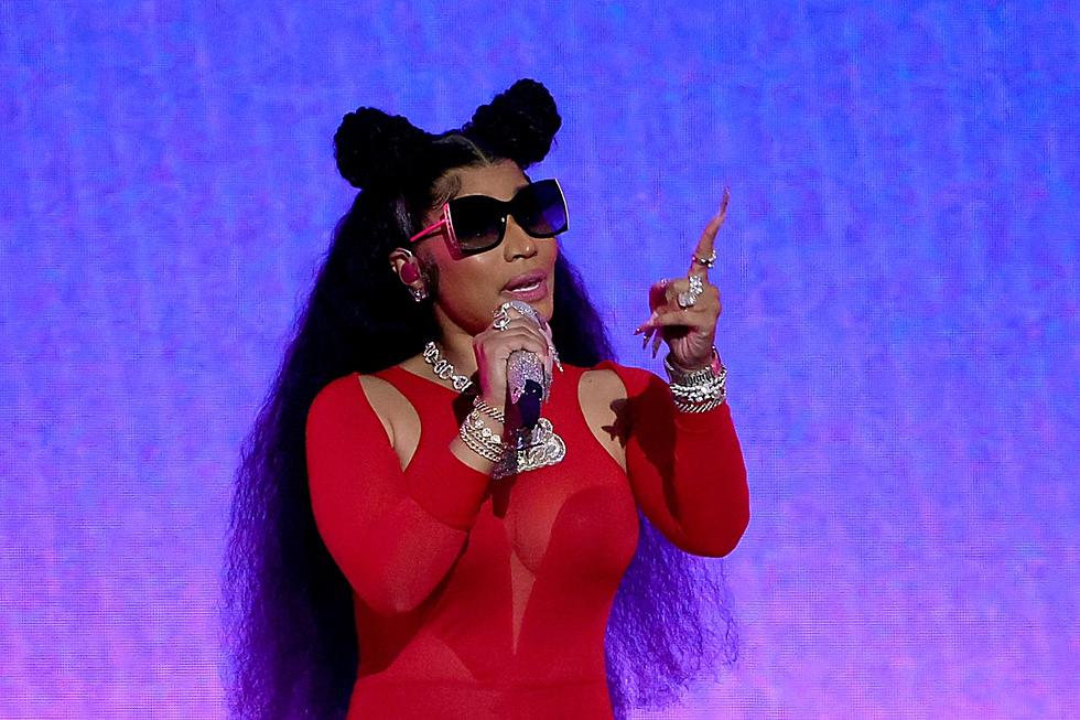 Nicki Minaj Sends Out Threats