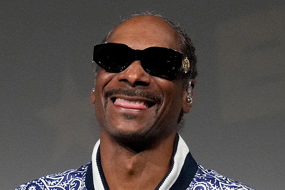 Snoop Dogg Dupes Everyone With Statement About Giving Up Smoke