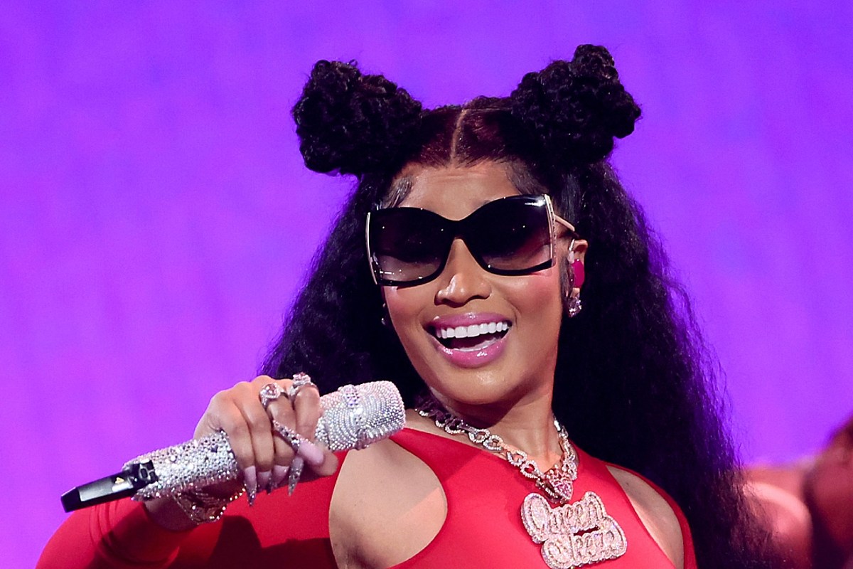 Nicki Minaj Debuts Barbie/Pinkprint Chain